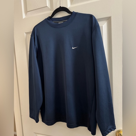 Nike - Men's Long Sleeve Tee in Navy - Picture 2 of 7